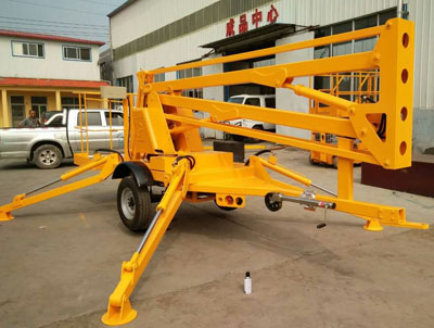 牽引折臂式升降機